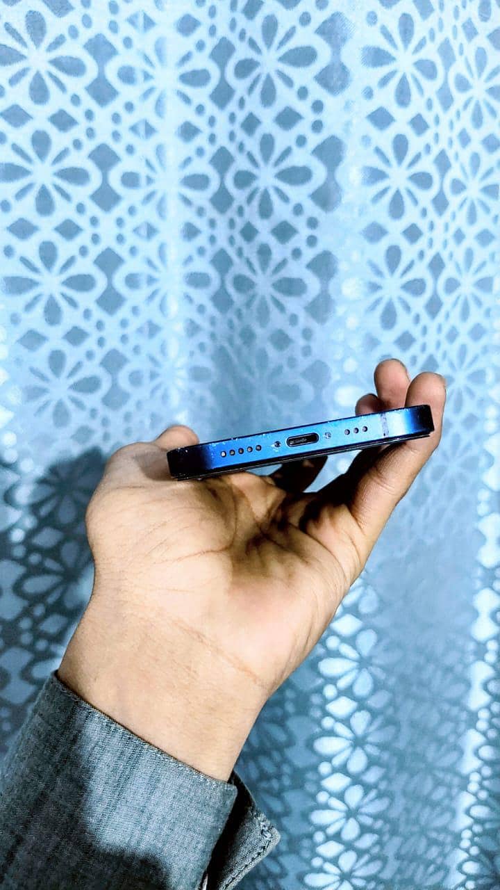 Apple iPhone 12 3