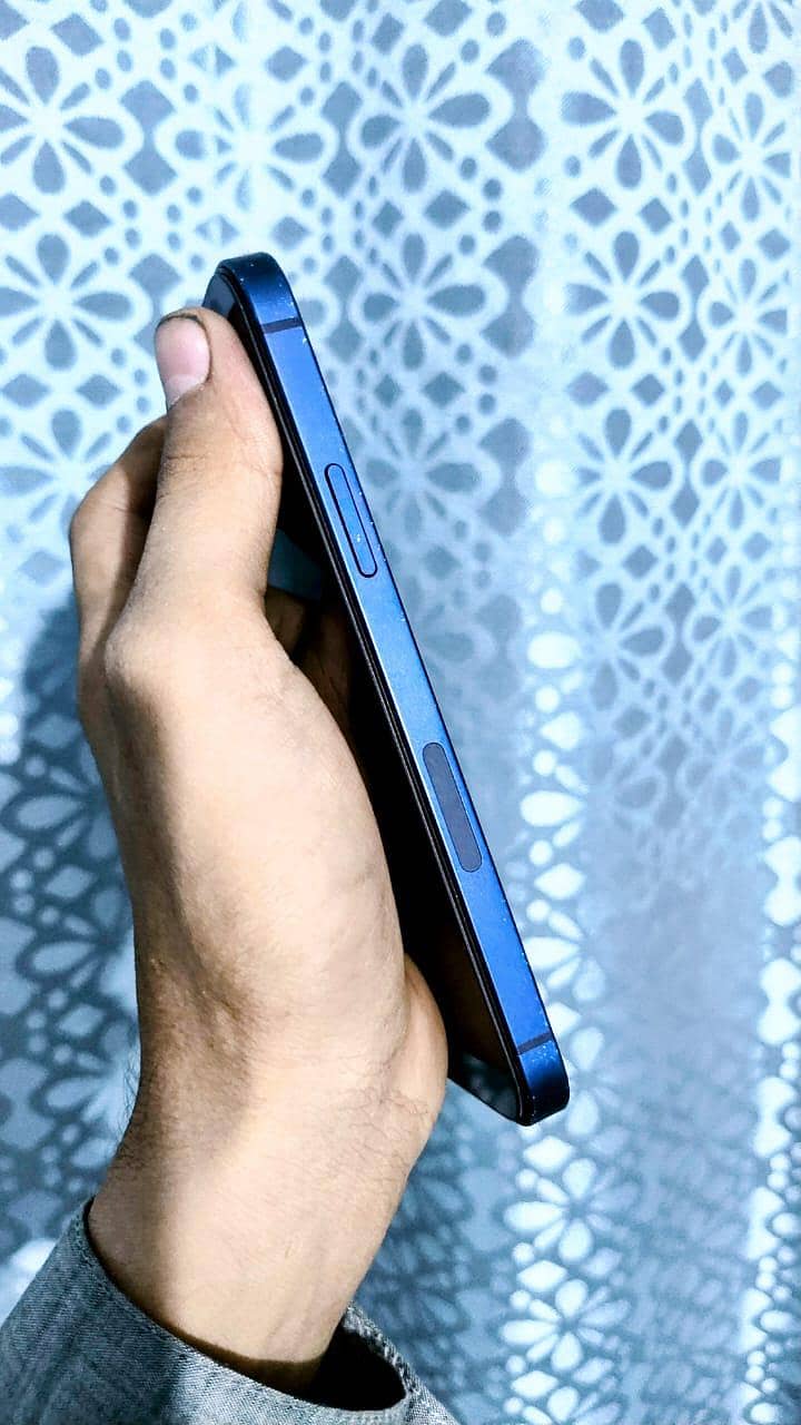 Apple iPhone 12 5