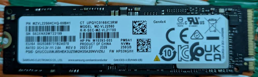 Samsung 256GB PCIe Gen4 NVMe SSD (6400 MB/s) - 95% Health Good
