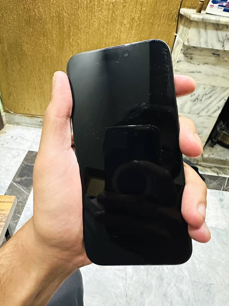 Apple iPhone 15 Pro Max 3
