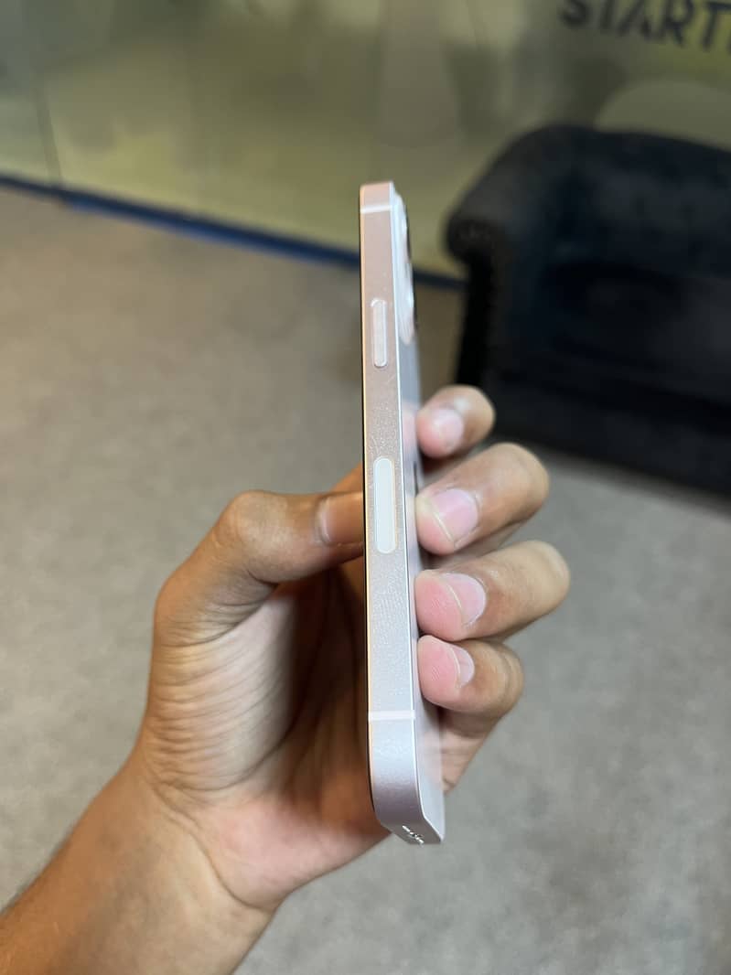 Apple iPhone 13 1