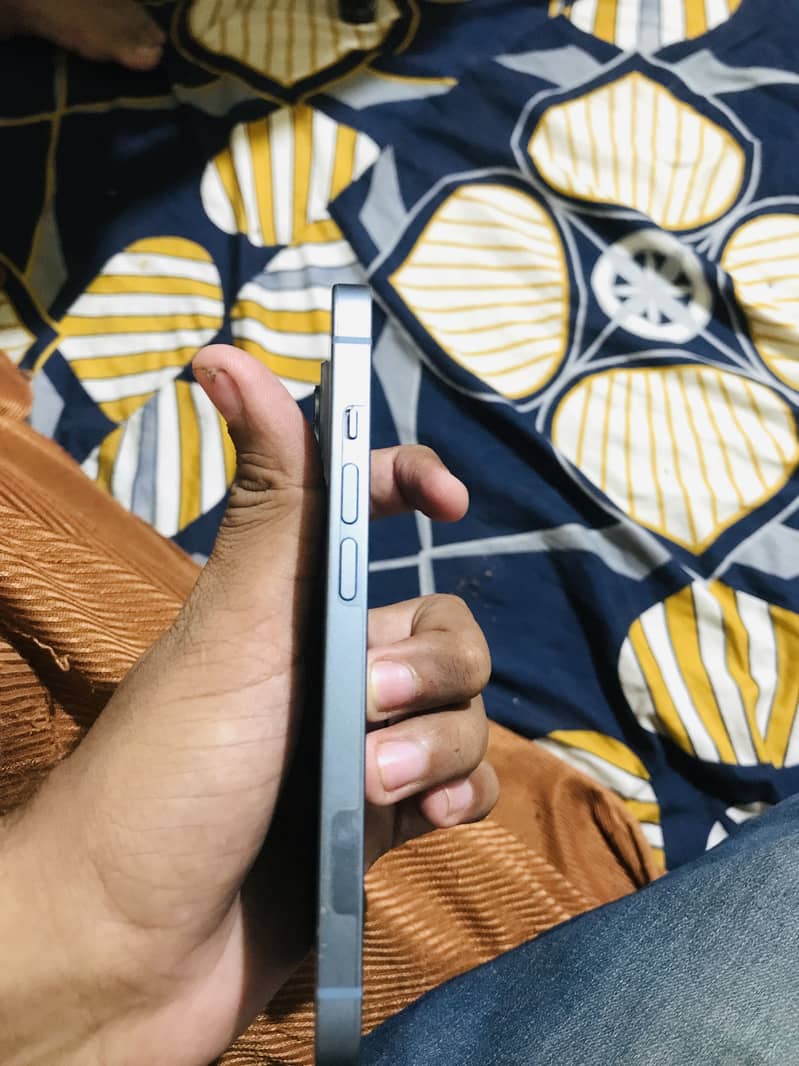 Apple iPhone 14 1