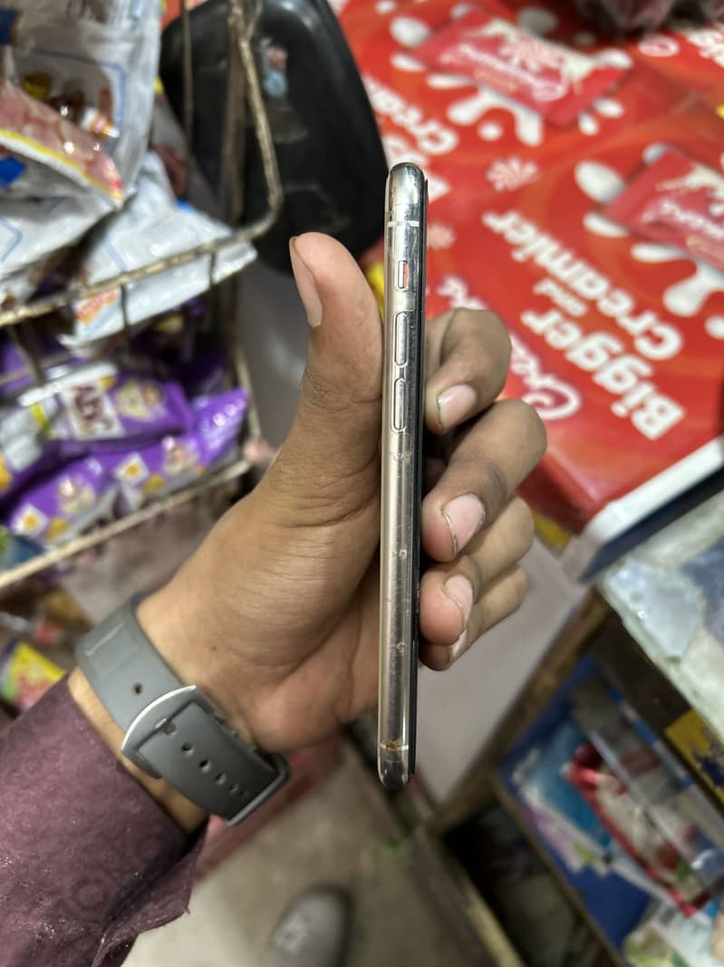 iphone 11 pro 3