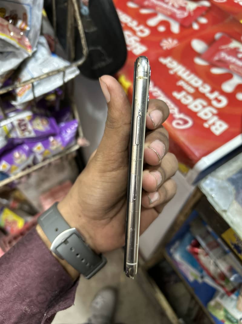 iphone 11 pro 4