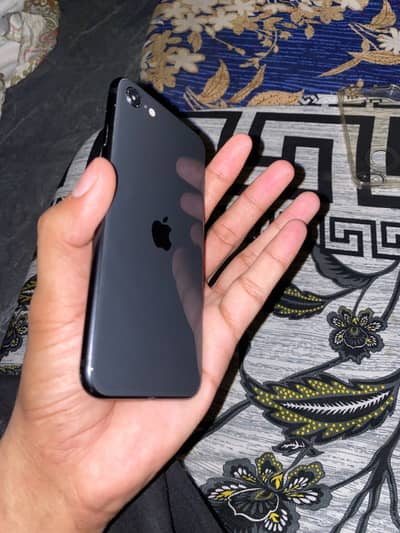 Apple iPhone SE