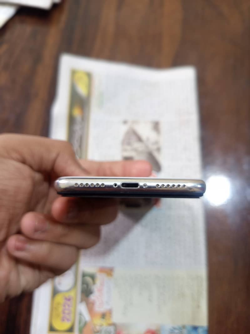 Apple iPhone X 3