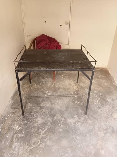 iron table