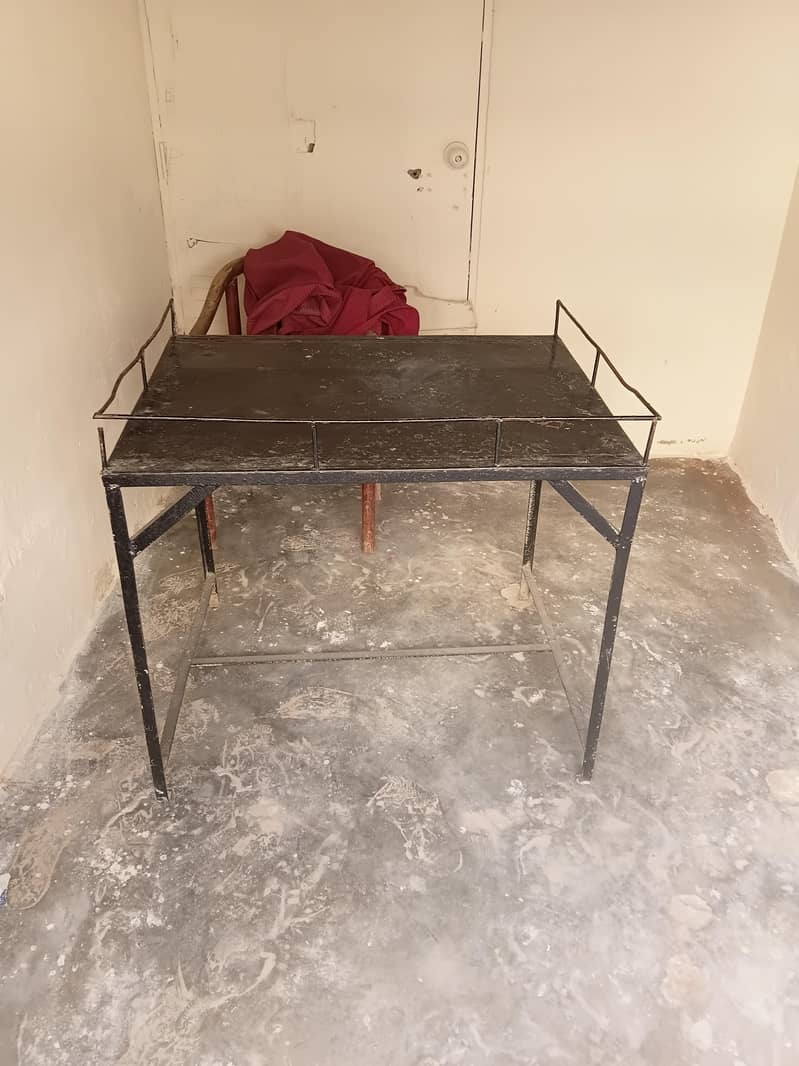 iron table 0