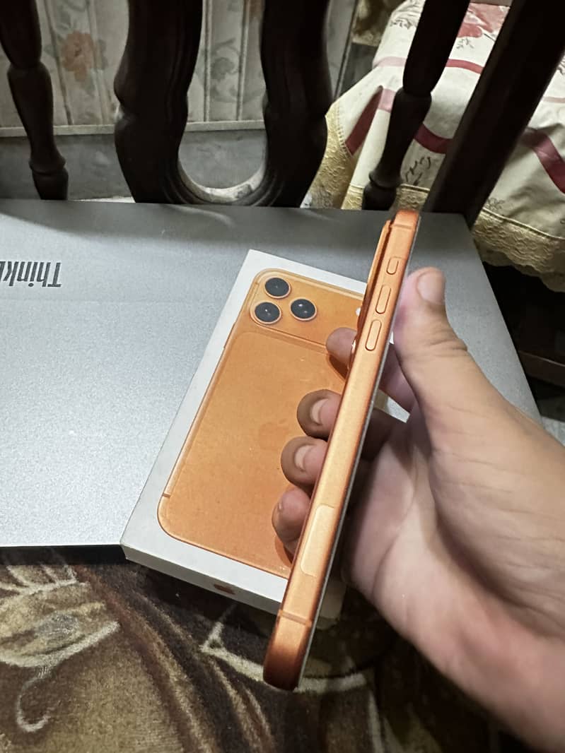 Apple iPhone 17 Pro Max 2