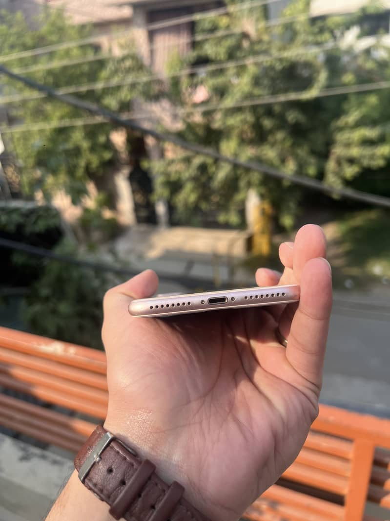 Apple iPhone 8 Plus pta 1