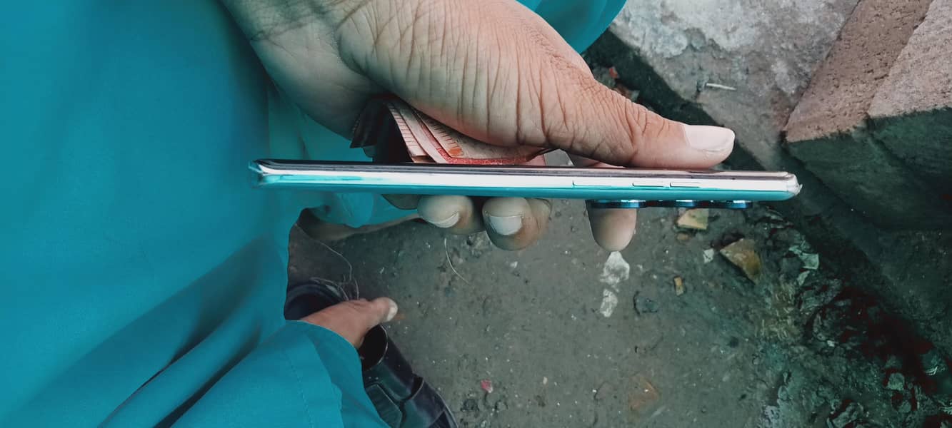 Tecno CAMON 40 Pro 1
