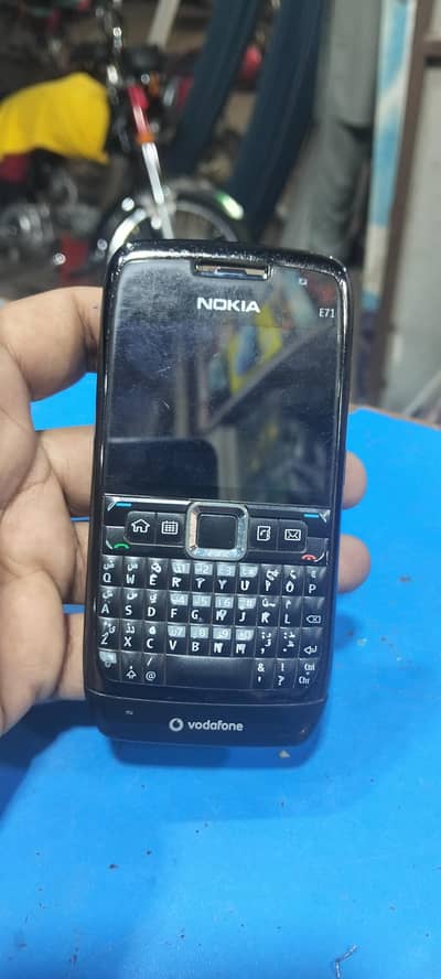 Nokia E71