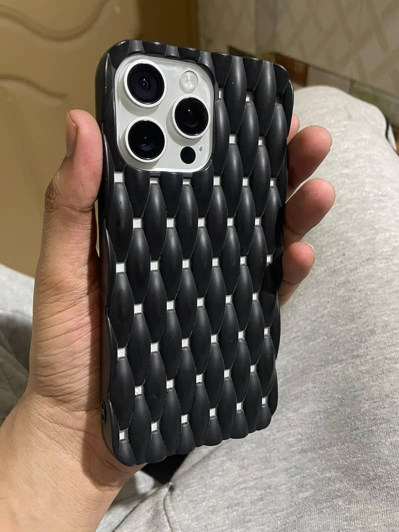 Apple iPhone 15 Pro Max JV 1