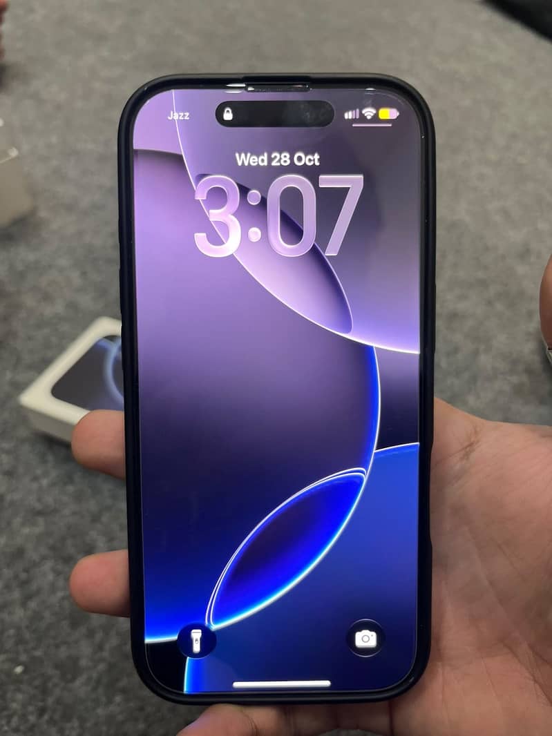 Apple iPhone 16 Pro 0
