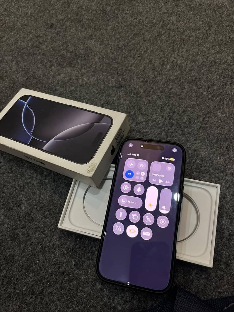 Apple iPhone 16 Pro 2