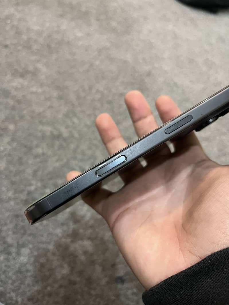 Apple iPhone 16 Pro 6