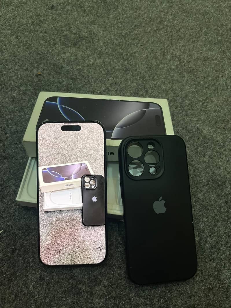 Apple iPhone 16 Pro 12