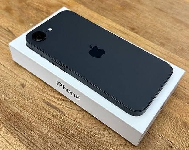 Apple iPhone 16 e with box 3