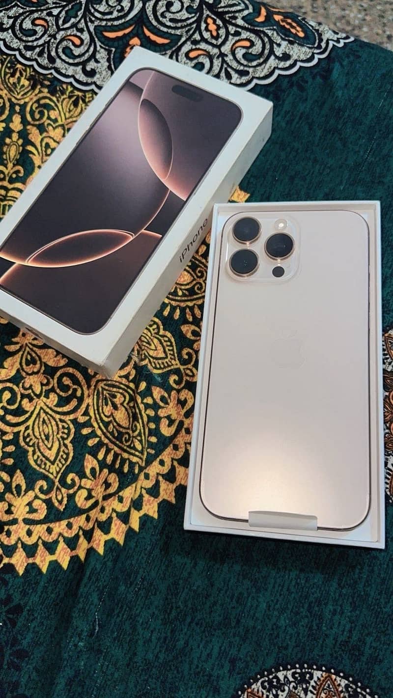 Apple iPhone 16 Pro Max 0