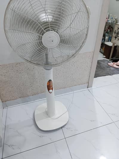 Royal stand fan for sale good condition