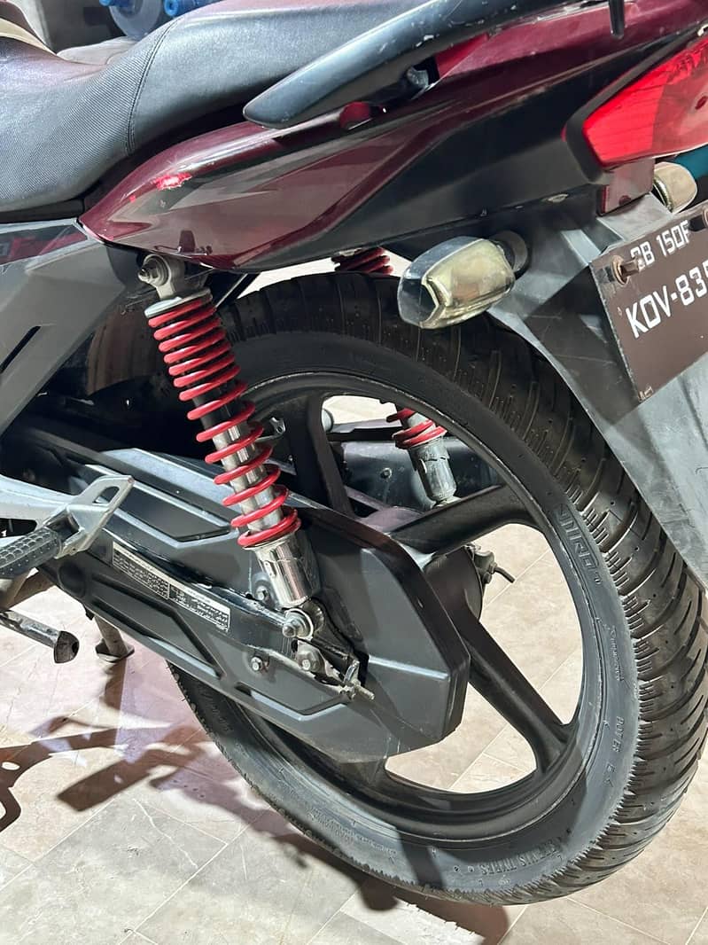 Honda cb150F 1