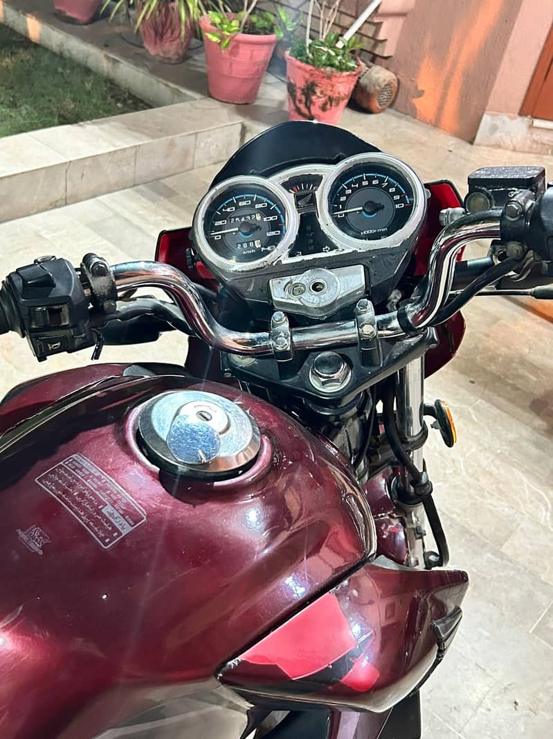 Honda cb150F 4