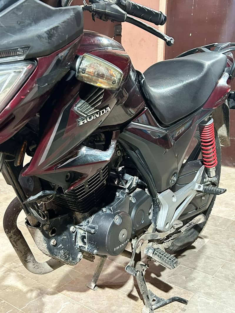 Honda cb150F 7