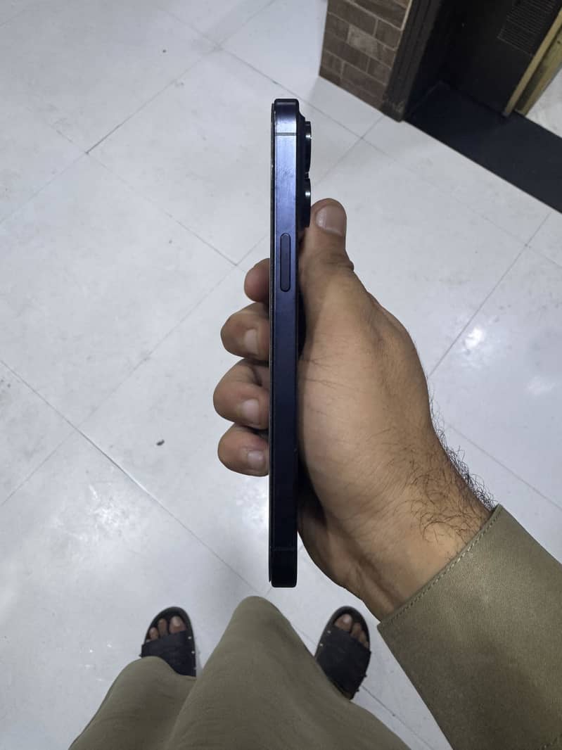 Apple iPhone 15 Pro Max 3