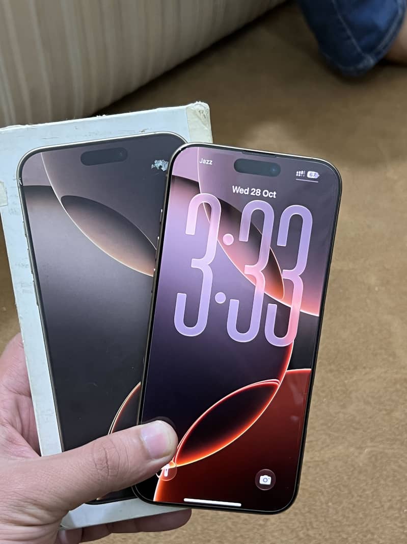 Apple iPhone 16 Pro Max 1