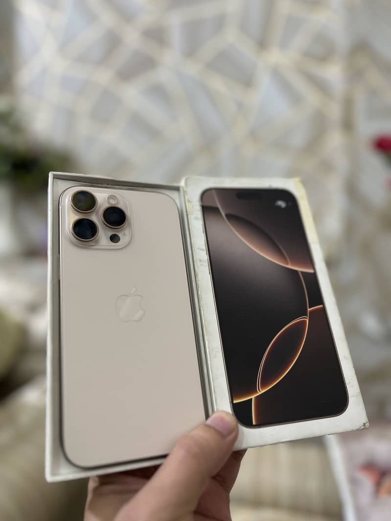 Apple iPhone 16 Pro Max 2