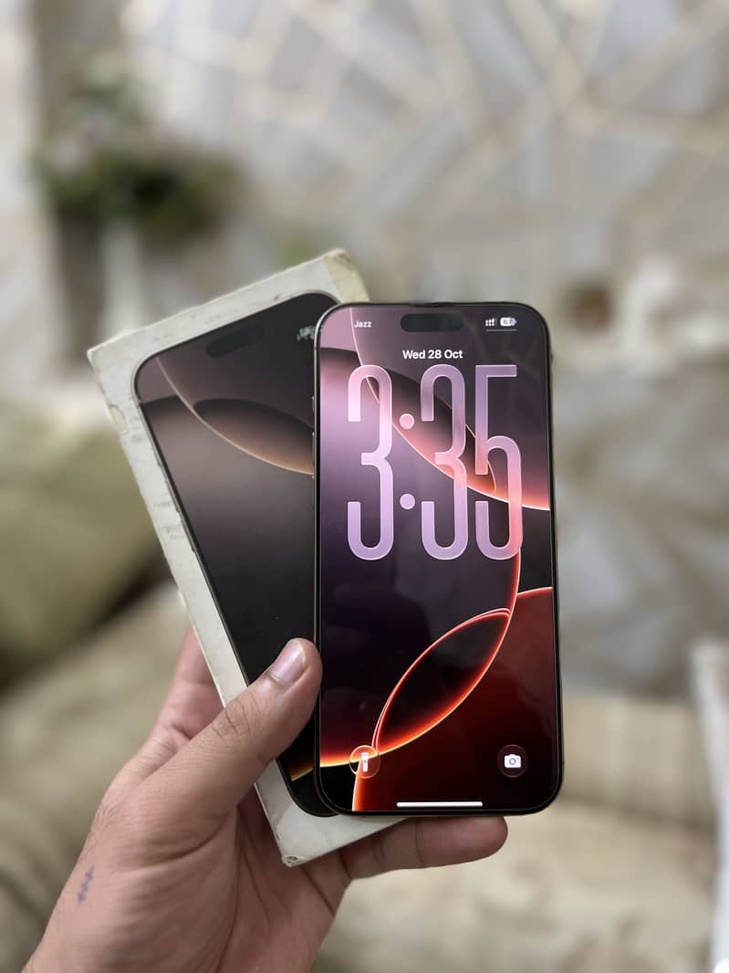 Apple iPhone 16 Pro Max 3