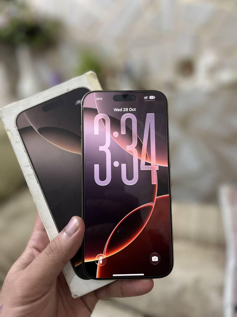 Apple iPhone 16 Pro Max 5