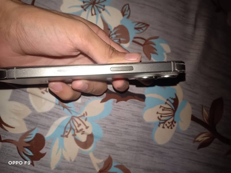 Apple iPhone 15 Pro 1