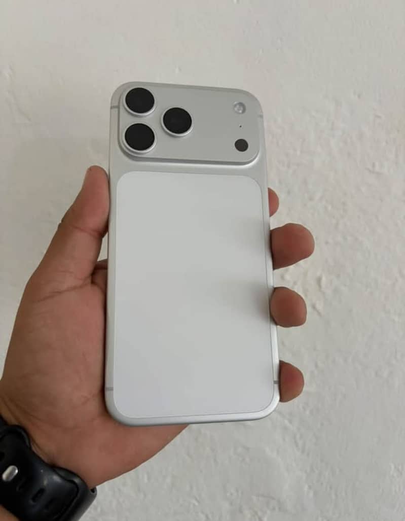Apple iPhone 17 Pro Max 0