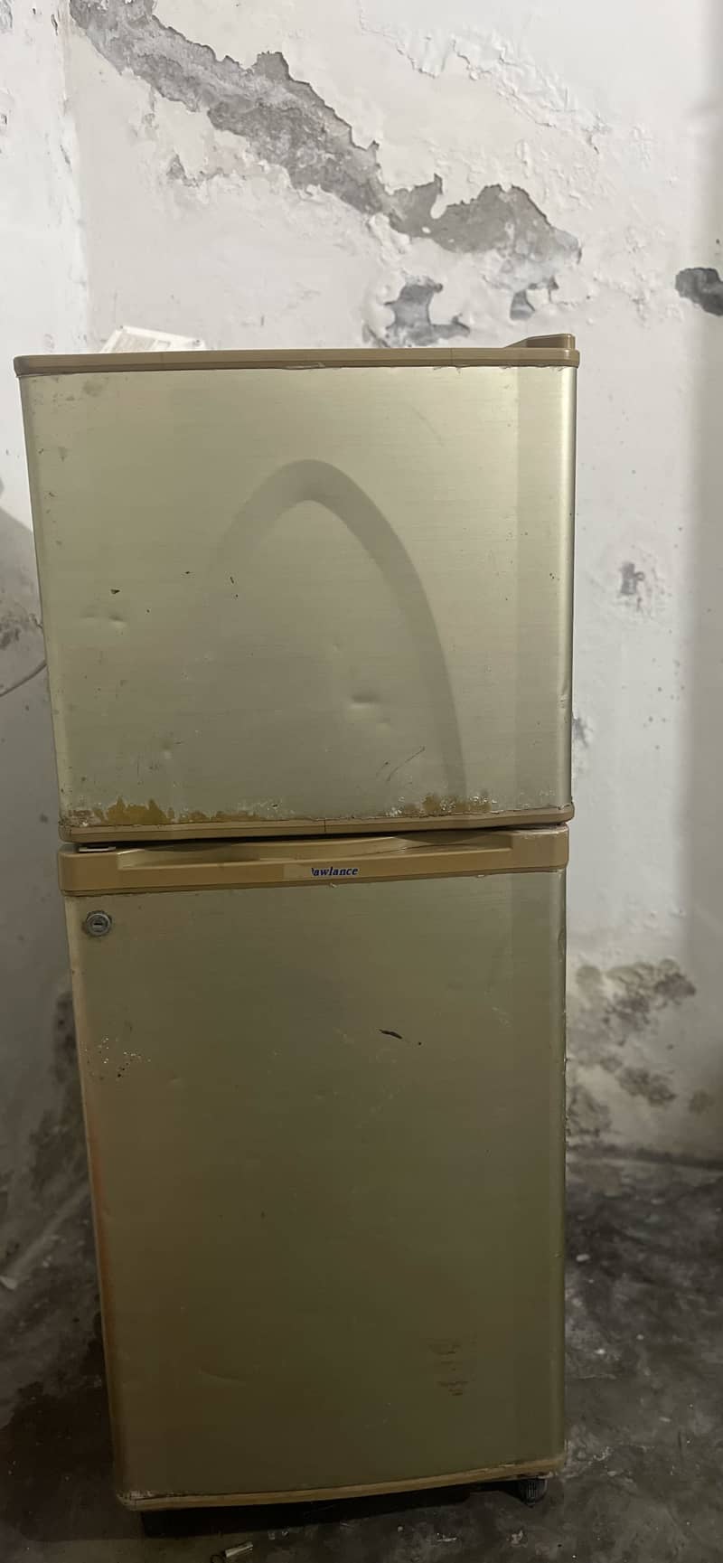 Dawlance Refrigerator(Good Condition) 4