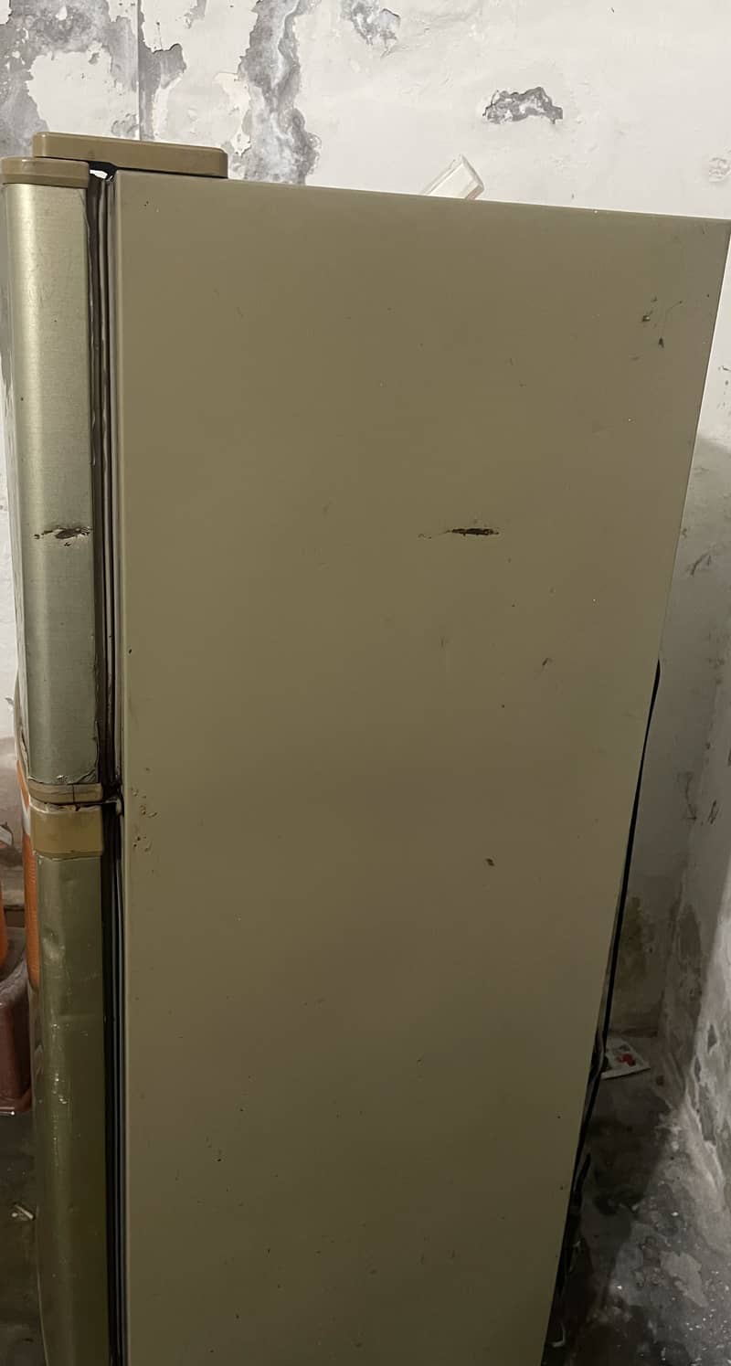 Dawlance Refrigerator(Good Condition) 7