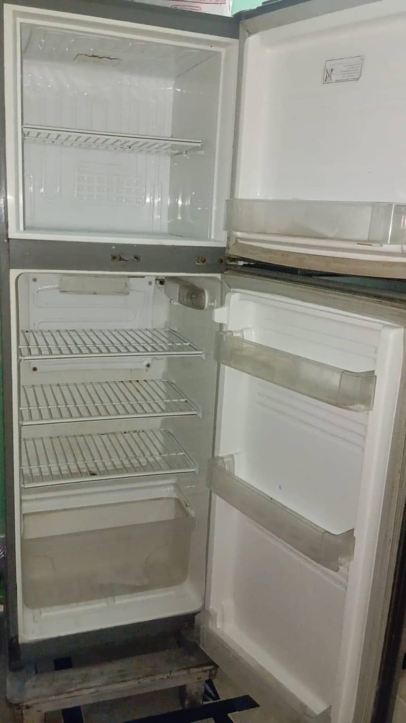 refrigerator /fridge medium size 2