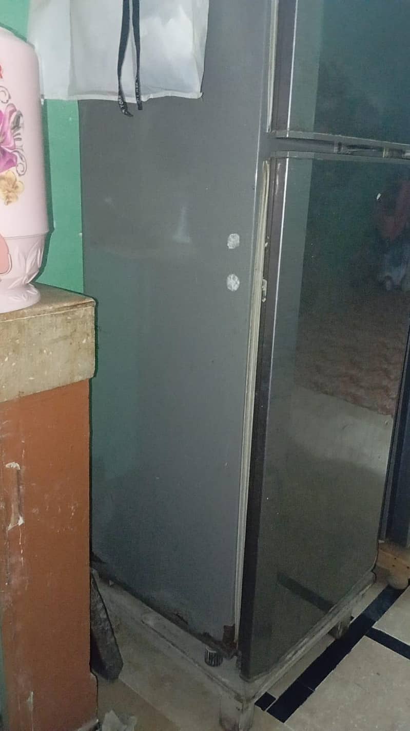 refrigerator /fridge medium size 3