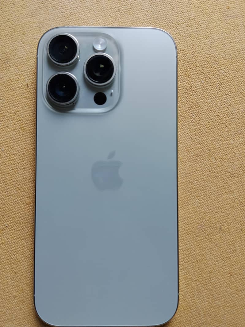 Apple iPhone 16 Pro 1