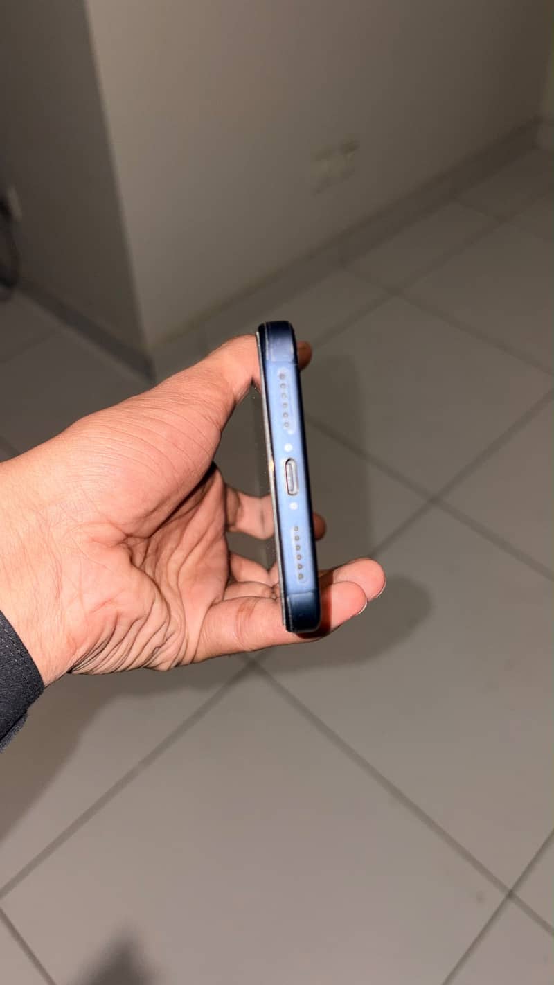 iPhone 17 pro max 4