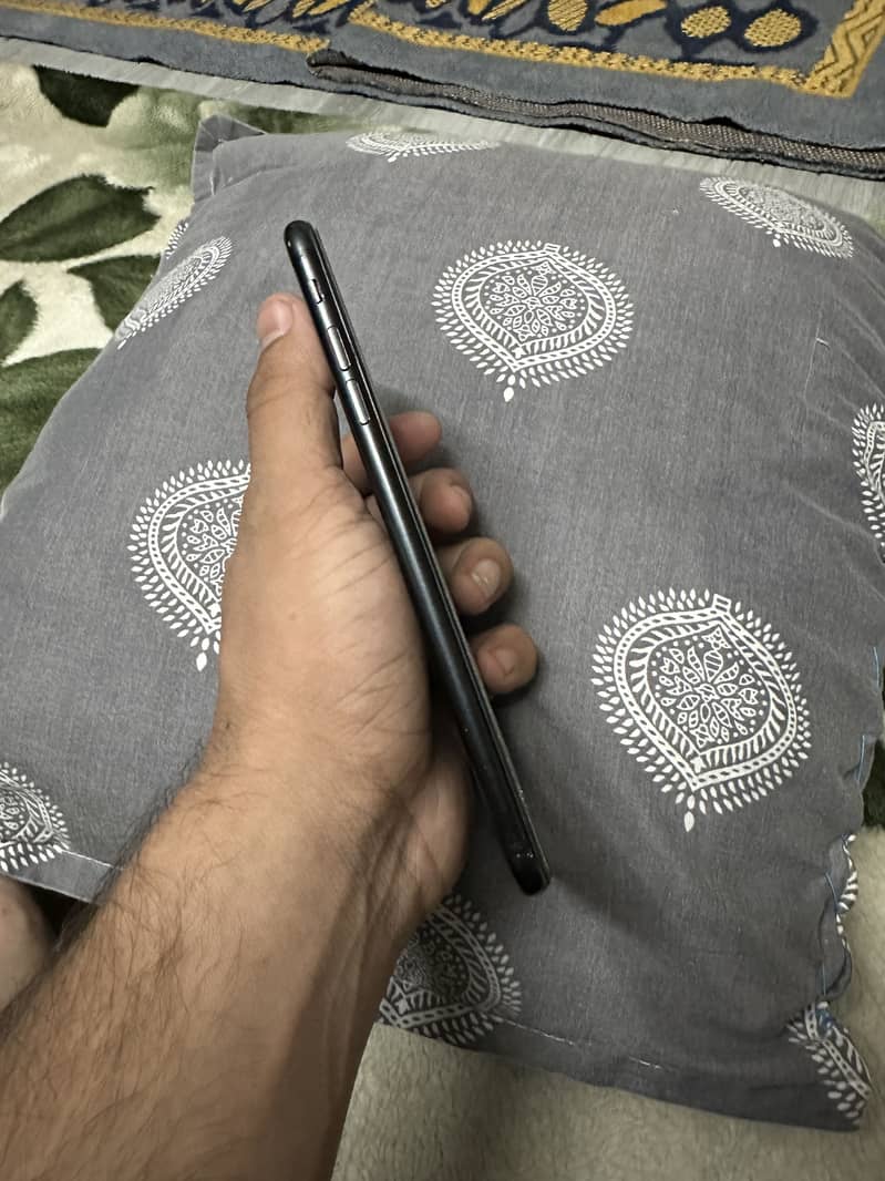 Apple iPhone 7 Plus 1