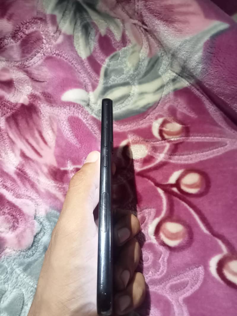 Samsung Mobile S22 Plus 2