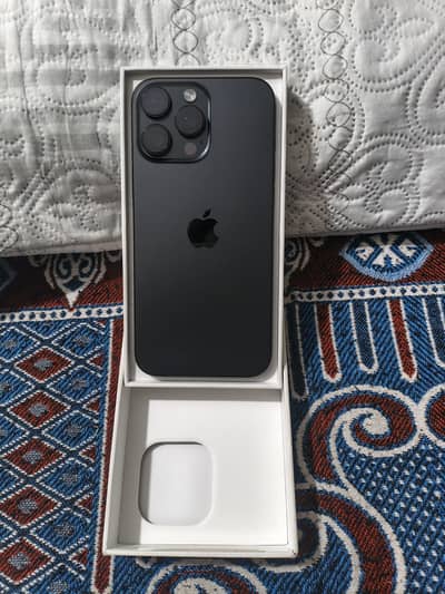 Apple iPhone 16 Pro Max