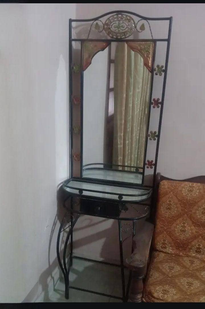 Dressing Table / Mirror 0