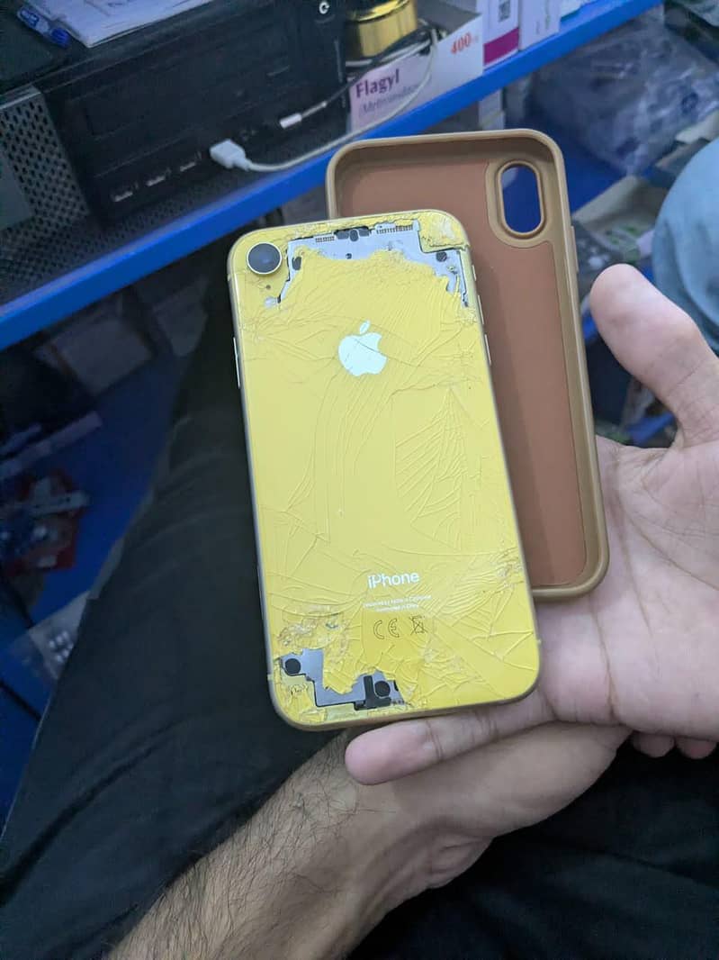 Apple iPhone XR 4