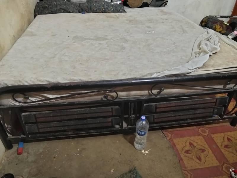 iron bed 4