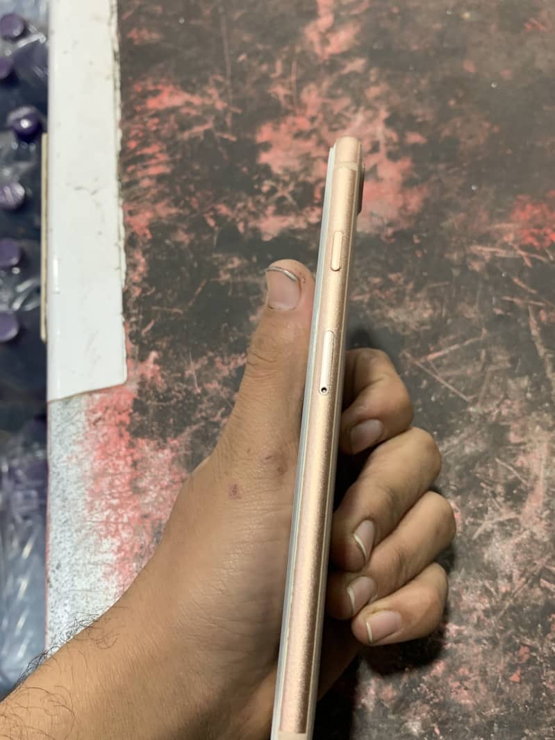 APPLE IPHONE 8 PLUS 6