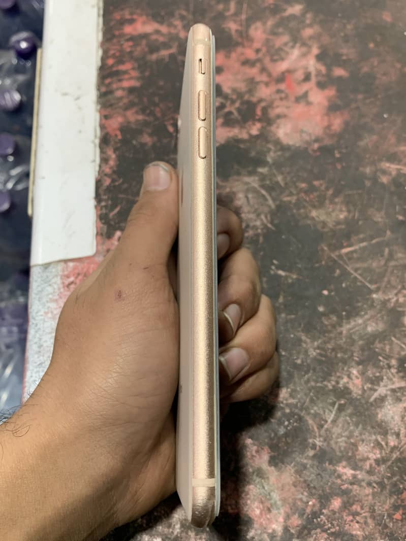 APPLE IPHONE 8 PLUS 8