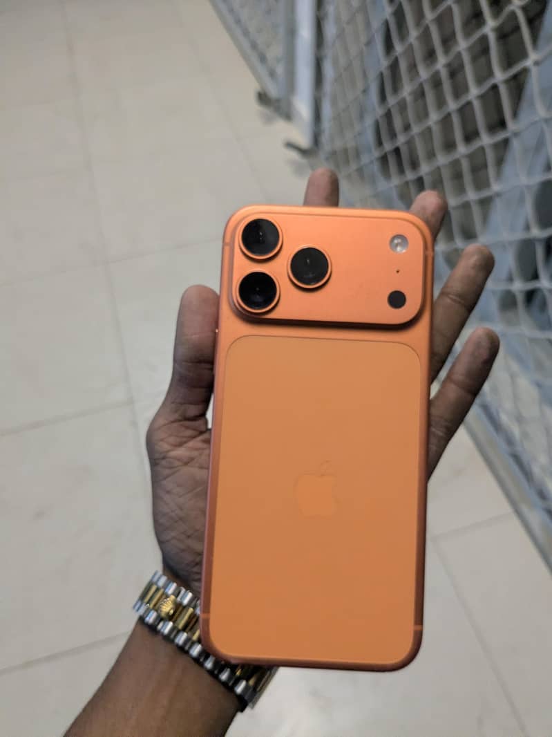 Apple iPhone 17 Pro Max 0