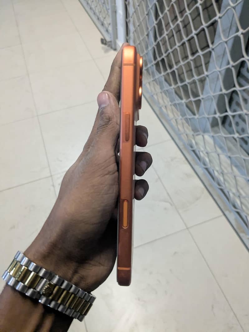 Apple iPhone 17 Pro Max 3